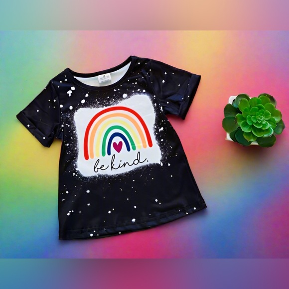 S/M/L NEW Girls Rainbow "BE KIND" Printed Top (mom and me shirts) - Picture 1 of 6